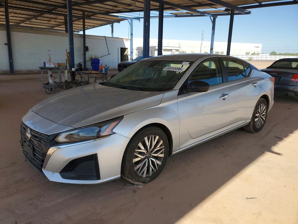 1N4BL4DV7RN325845
