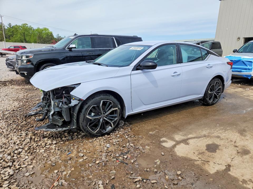 1N4BL4CW5PN412327
