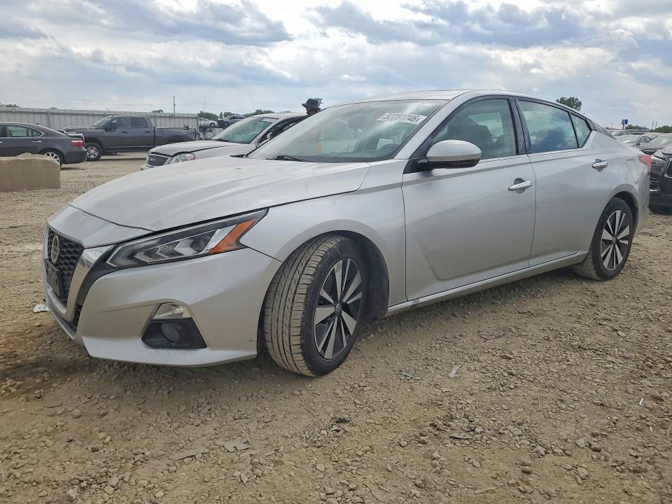 1N4BL4EV8KC198202