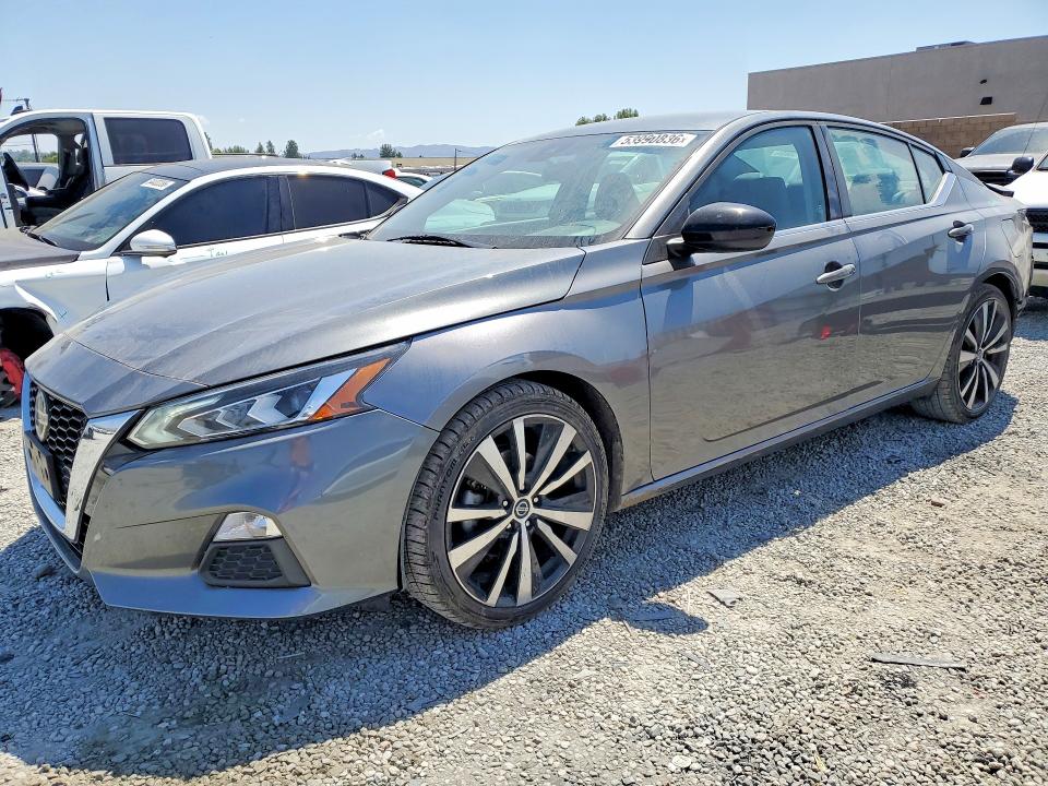 1N4BL4CV4MN420065