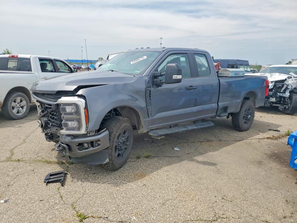 1FT8X2BN4PED41563