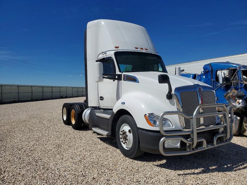 1XKYD49X1GJ496756