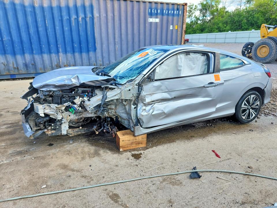 2HGFC3B33GH353589