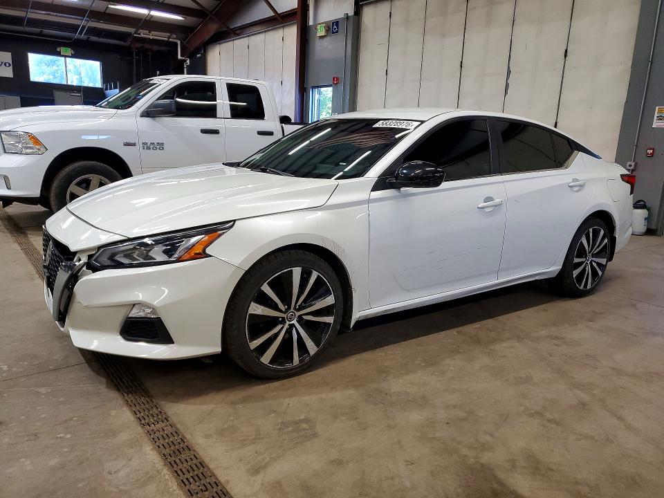 1N4BL4CW1MN410456