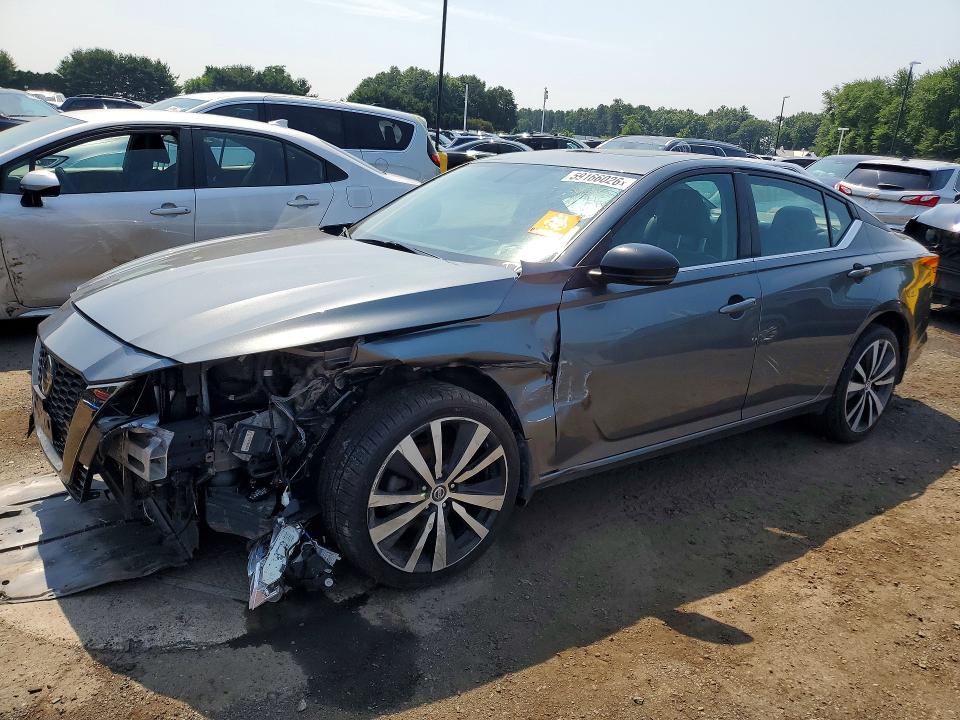 1N4BL4CWXKC257567