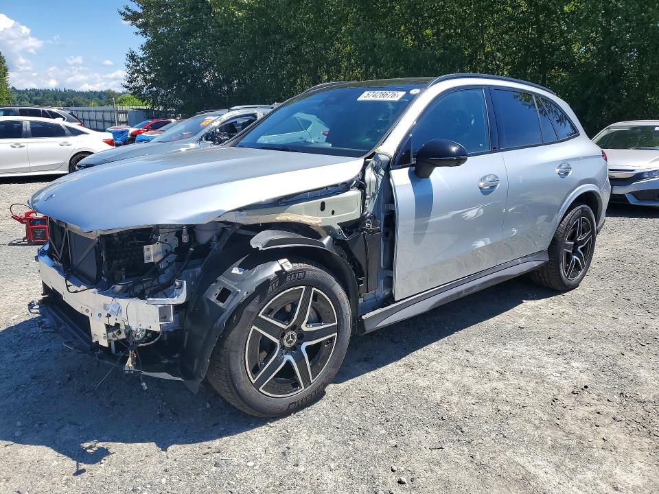 W1NKM4HB1TU114136