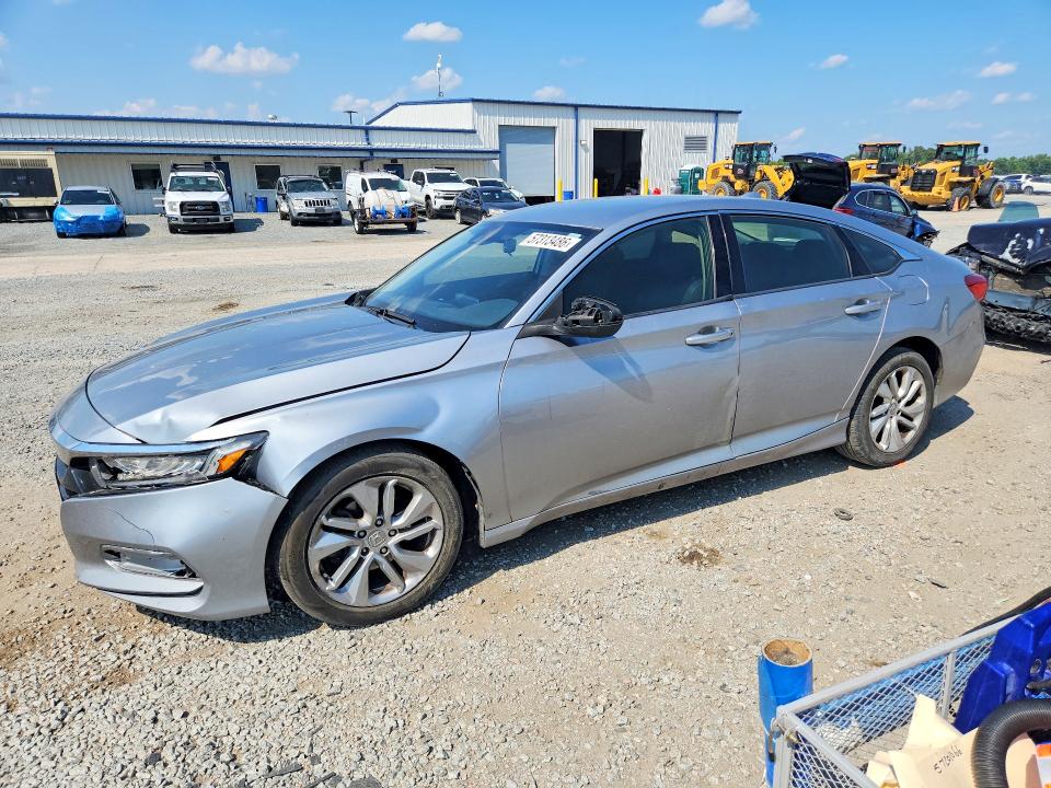 1HGCV1F18KA136413