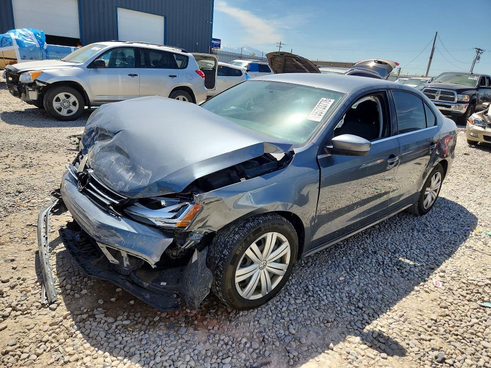 3VW2B7AJ8HM216378
