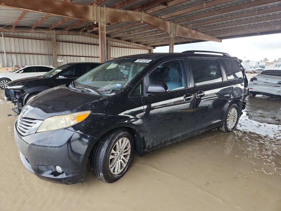 5TDYK3DC6FS581397
