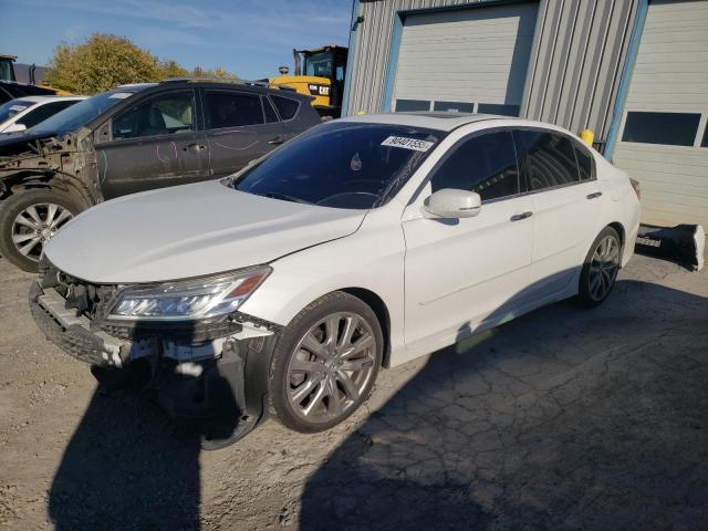 1HGCR3F94GA013026