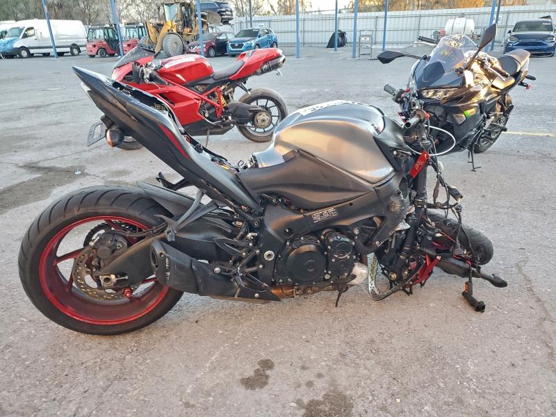 JS1GT7AB9L7100098